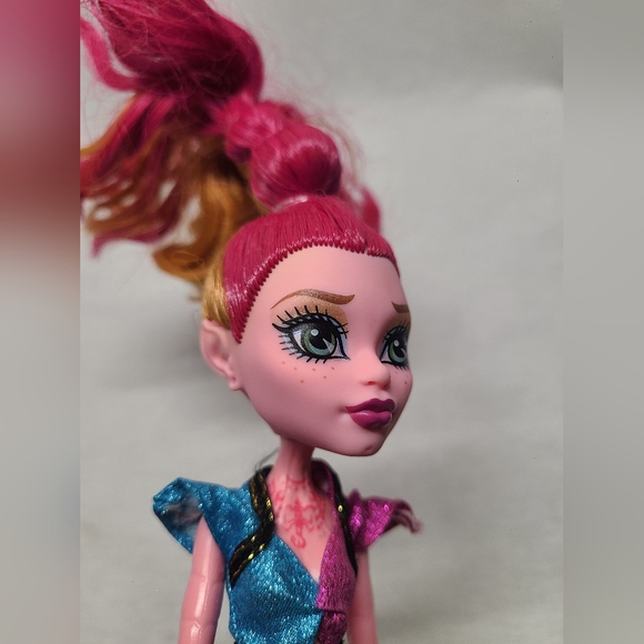 Monster High 13 Wishes Gigi Grant Doll - Picture 9 of 12